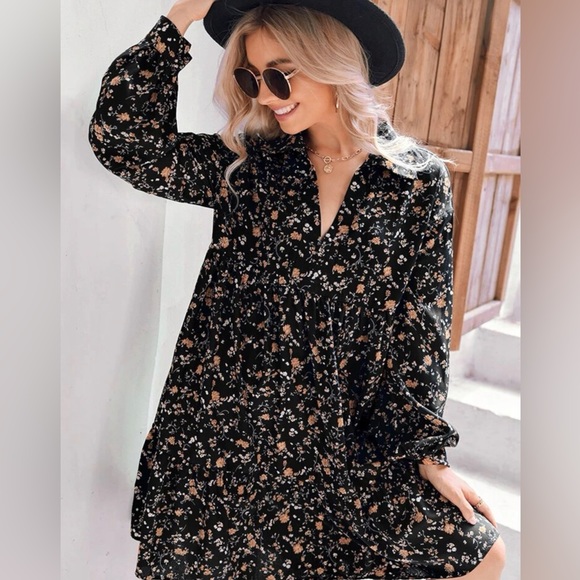 NEVER WORN floral pattern lantern dress - Picture 2 of 2